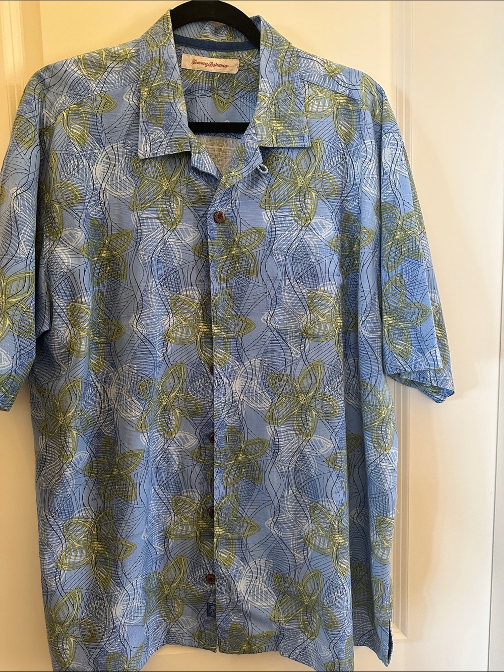 Tommy Bahama Light Blue Floral Short-Sleeve Button-Down Shirt